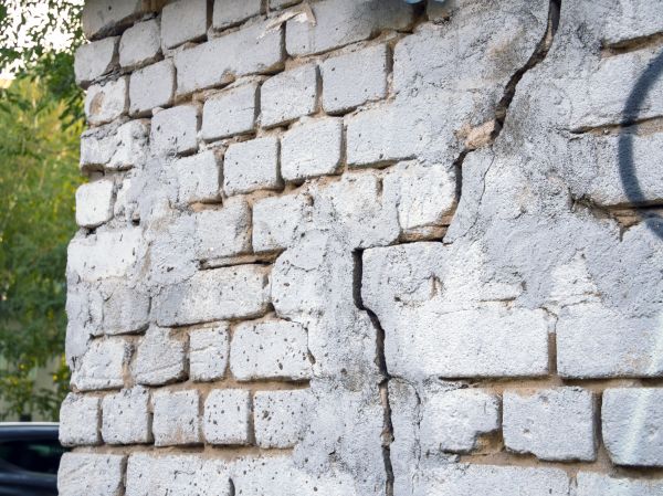 Cracked Brick Wall Repair in Royal Oak